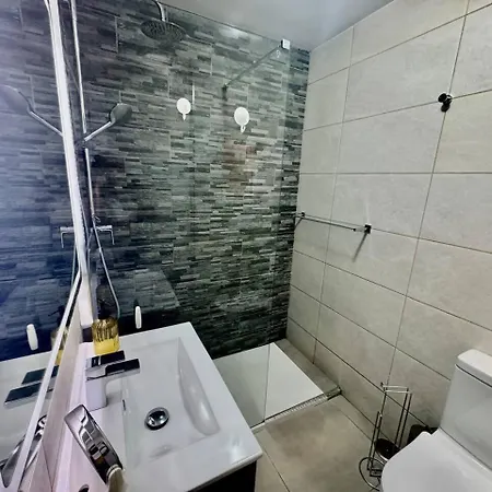 Daire Cyv - Modern Choice For Couples In Good Location *