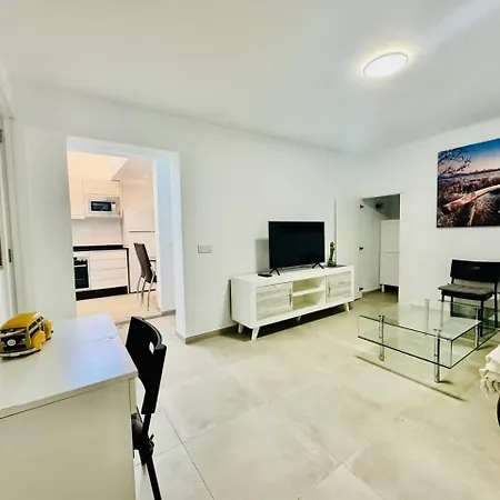 Apartament Cyv - Modern Choice For Couples In Good Location