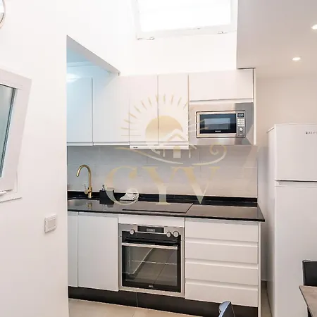Cyv - Modern Choice For Couples In Good Location Apartament