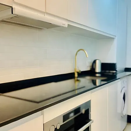 Apartament Cyv - Modern Choice For Couples In Good Location