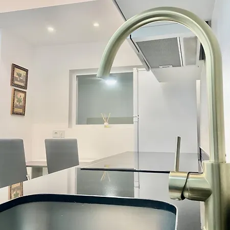Cyv - Modern Choice For Couples In Good Location Apartament