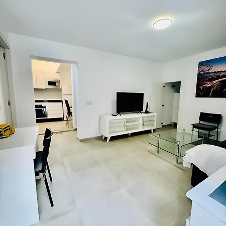 Apartament Cyv - Modern Choice For Couples In Good Location